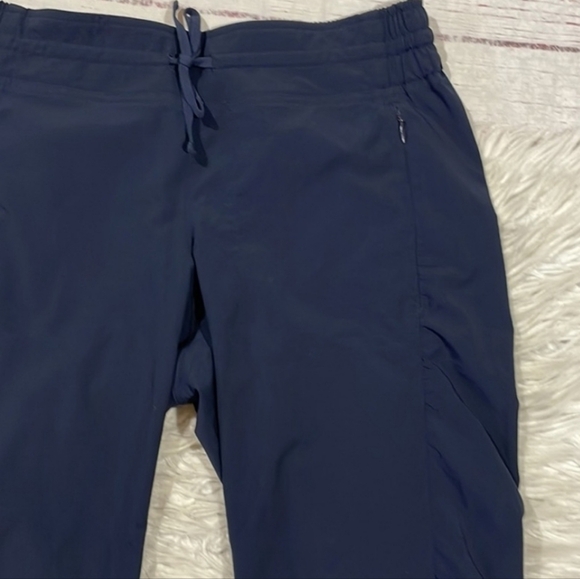 Athleta La Viva Capris Pants Ruched Leg Cropped Pant Active Fit Size 2 - Picture 8 of 11